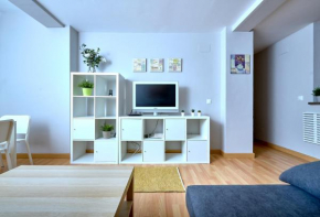Holidays2Malaga Salitre 3 bedroom up to 7 people High speed wifi